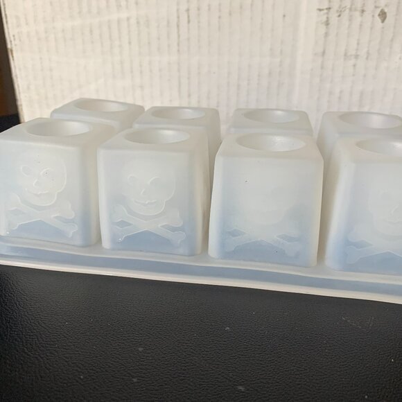 HALLOWEEN - 2 white silicone ICE molds for 8/ea shot glasses SKULL & CROSSBONES - Picture 2 of 5